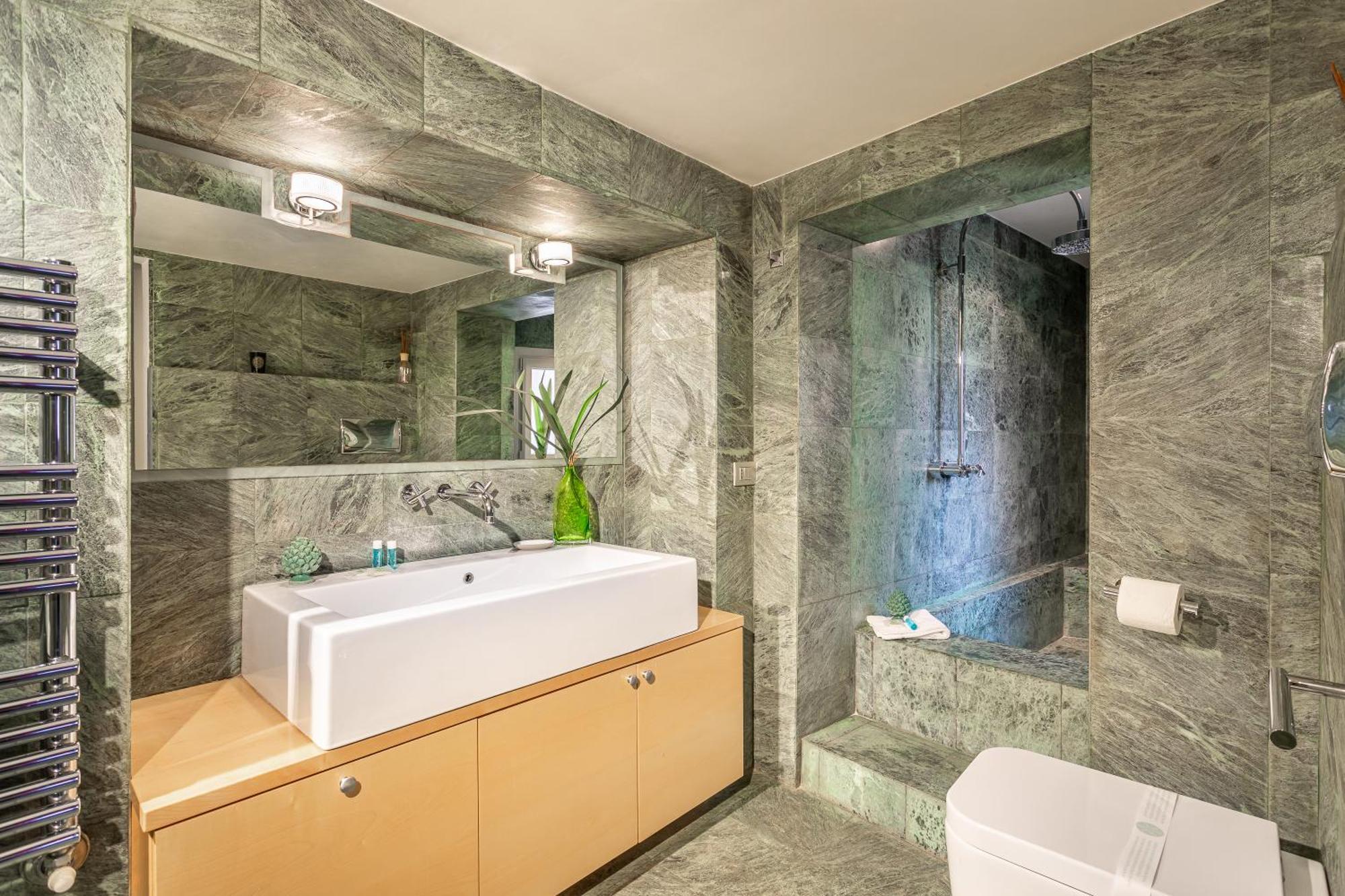 Iflat Pantheon Elegant 3-bedroom Lejlighed Rom