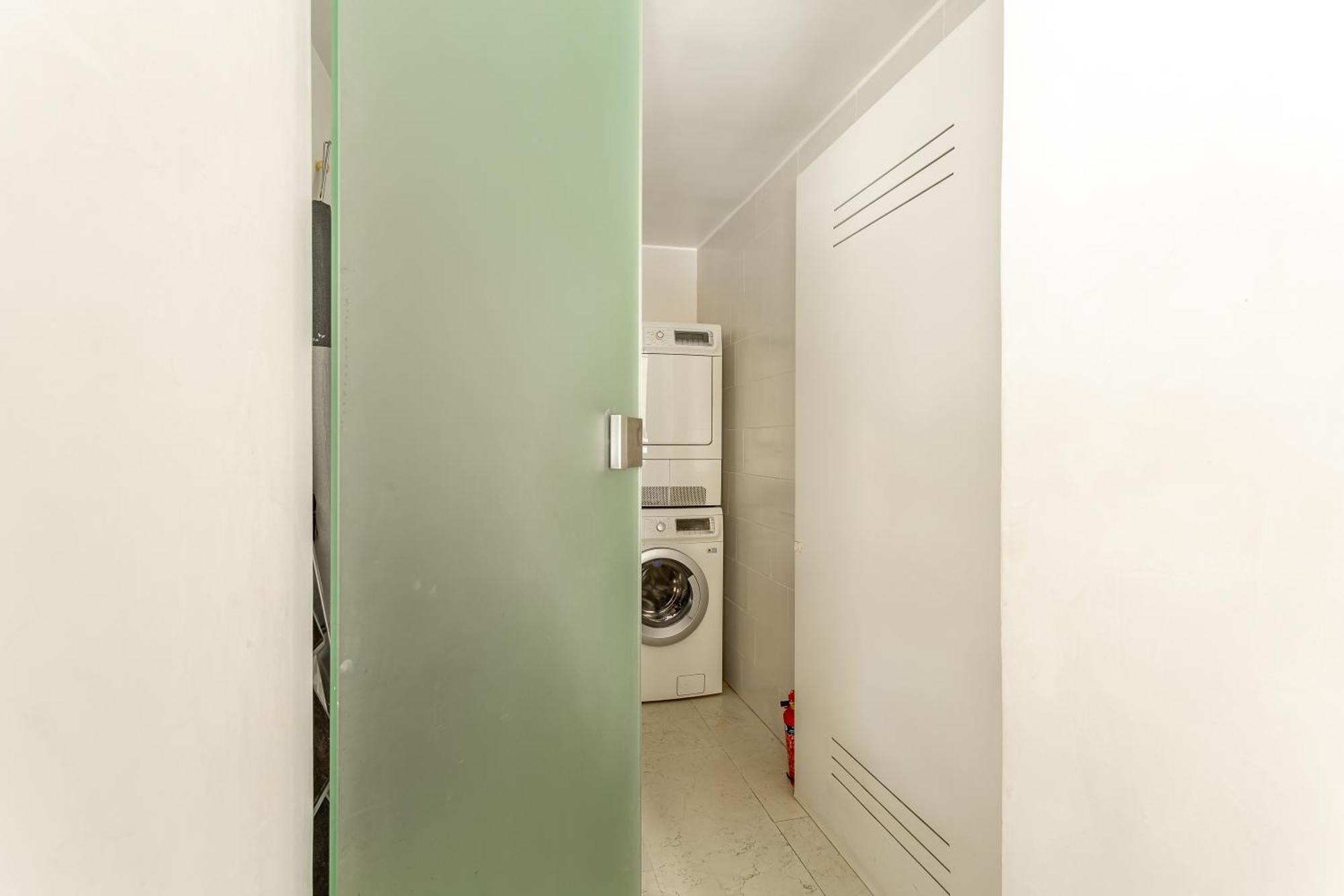 Iflat Pantheon Elegant 3-bedroom Lejlighed Rom