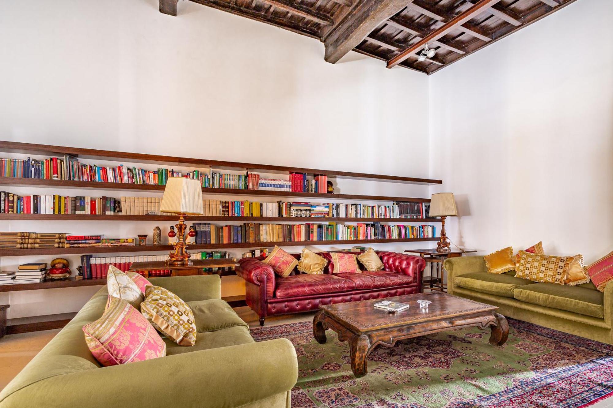 Iflat Pantheon Elegant 3-bedroom Lejlighed